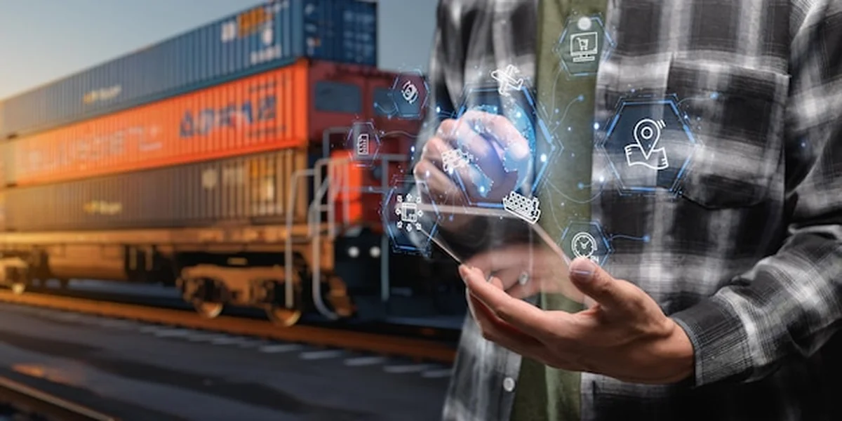 Statek z kontenerami i ciężarówki do transportu morskiego w przedsiębiorstwie logistycznym