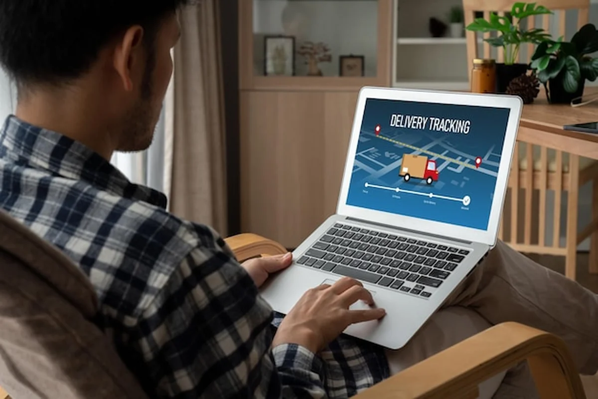 System śledzenia dostaw dla handlu elektronicznego i modnych firm internetowych